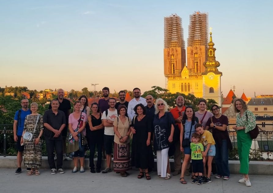 PHOTO-2025-09-02-08-51-36 2-red